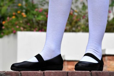 Beyaz Çorap Giyen Genç Kadın Ayakları