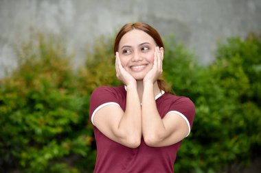 Kızıl Saçlı Kadın ve Mutluluk Giyen Tişört