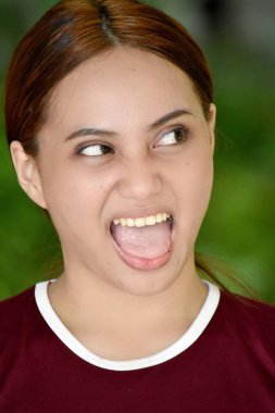 Çekici Bir Kadın ve İğrenme