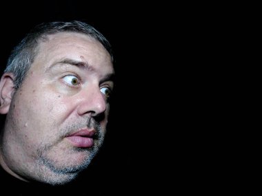 Tedbirli bir Kafkas erkek tecrit edilmiş.