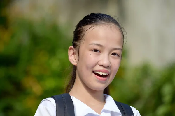 美少女学生の笑顔 — ストック写真