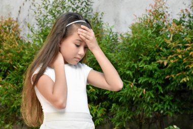 Dışarıda Asyalı Çocuklar ve Hastalıklar