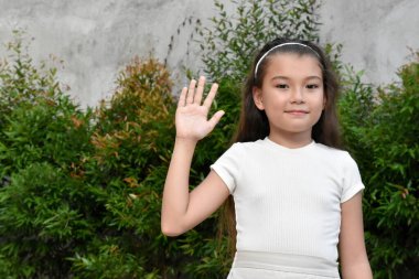 Dost canlısı genç Filipinli Dişi Çocuk