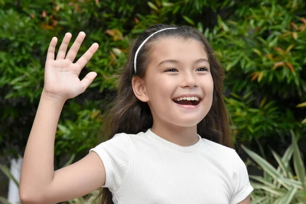 Jugendlich Asiatisch Mädchen Und Lachen Draußen — Stockfoto