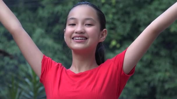 Fier Succès asiatique adolescent et gagnant — Video