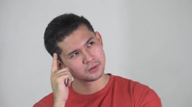 Asyalı Adam Bir Fikri Var