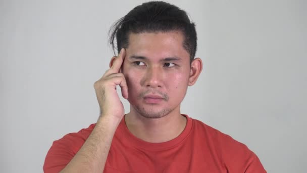 Un homme asiatique stress massage temples — Video