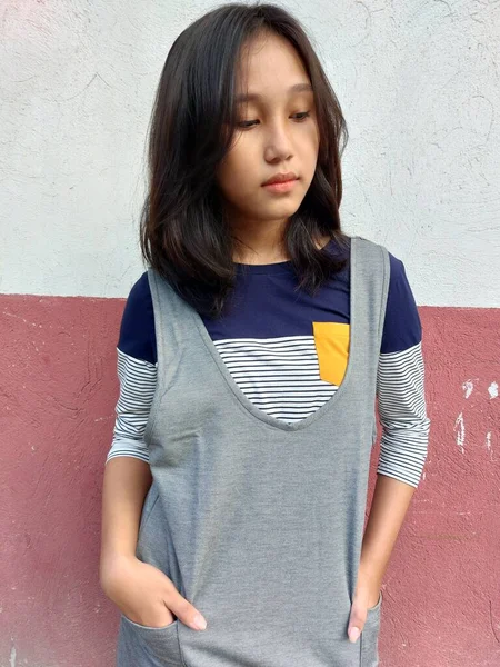 Smutná Osamělá Asijská Dívka — Stock fotografie