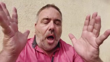 Kızgın Şişko Obez Adam