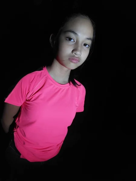 Vékony Gyönyörű Philippina Lány Gyermek Elszigetelt Fekete — Stock Fotó