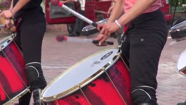 Барабаны, ударные, музыкальные инструменты — стоковое видео