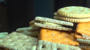 kraker, cips, çerez, gıda