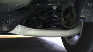 Araba süspansiyon, tekerlekler, struts, oto yedek parça