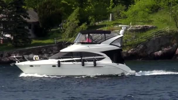 Motor Yachts, Luxury Power Boats — Stock Video