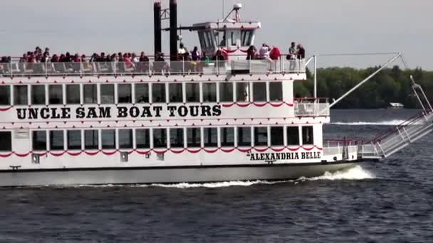 パドル汽船は、パドルボート、川のボート — ストック動画