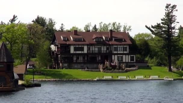 Casas de lago, Casas de verano, Frente a la costa — Vídeos de Stock