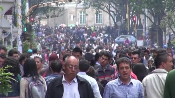 Pedestrians, People Walking, Commuters, Latino, Hispanic — Stock Video