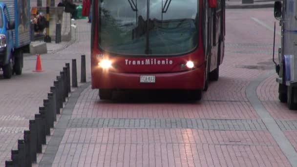Автобусы, дороги, общественный транспорт, массовый транспорт — стоковое видео