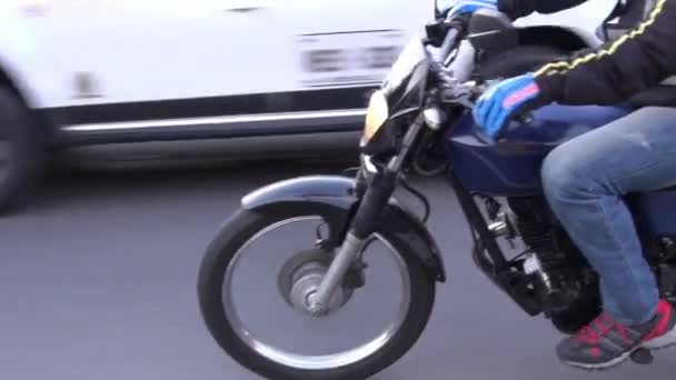 Motos, Scooters, cyclomoteurs, transports — Video