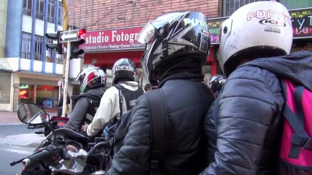 Sepeda motor Penumpang, Pengendara — Stok Video