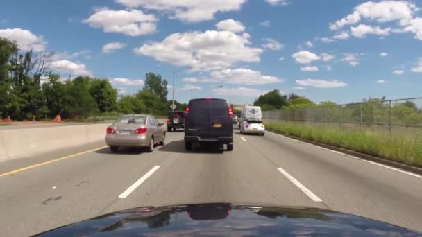 15 de febrero de 2014 - Nueva York, Nueva York - Automóviles en Autopista Congestada — Vídeo de stock