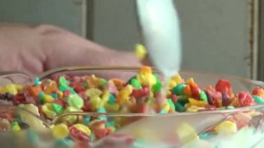 Çocuklar Mısır gevreği, çocuklar için kahvaltı