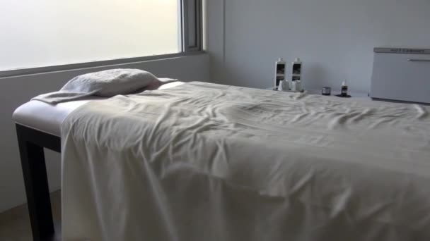 Massage tabell, Spa, massör — Stockvideo