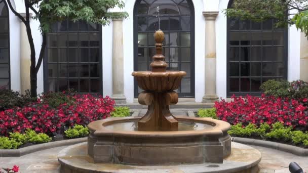 Fontana dell'acqua, Acqua di sorgente, Scultura — Video Stock