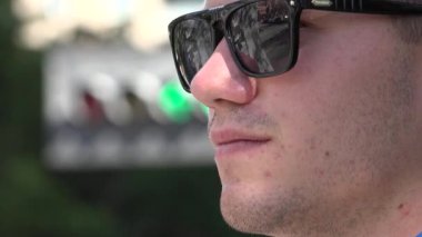 Aydınlık Genç Adam