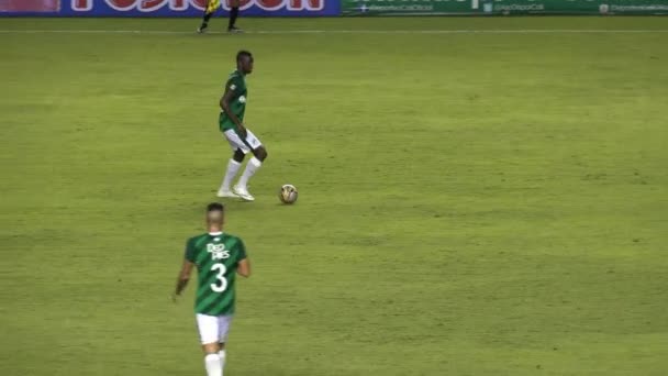 Marzo 3, 2015 - Cali, Colombia - Giocatori di calcio giocare a calcio — Video Stock