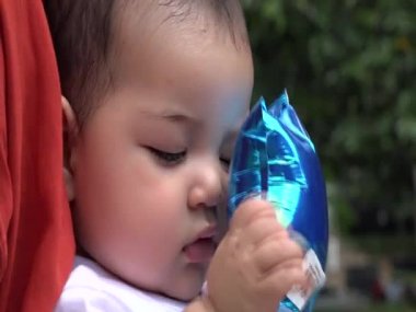 Balon, bebek oyuncak, yeni doğan bebekle