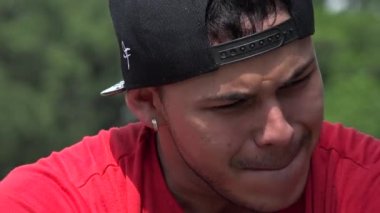 üzgün adam, depresif yetişkin, duygular