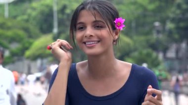 Mutlu Yayalar, Kalabalıklar, Dans