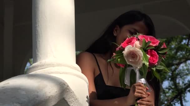 Woman with Flowers, Women — Stock Video