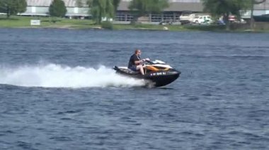 30 Mayıs 2014 - Alexandria Bay, New York - Jet Ski hızlı