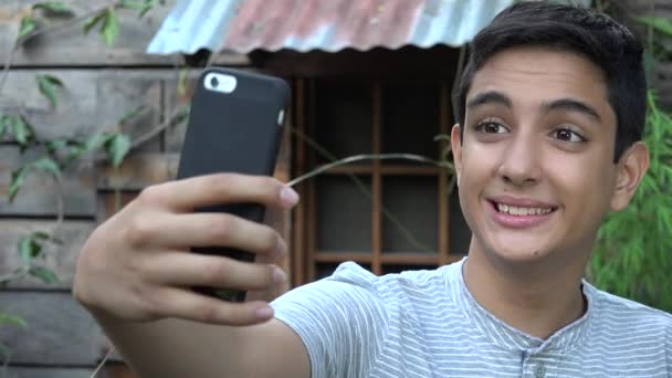 Hispanic Teen Taking Selfie — Stock Video