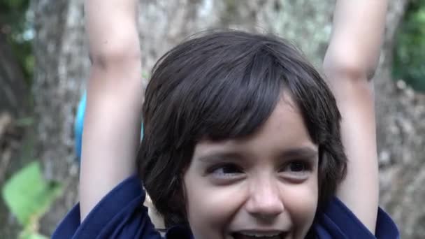 Preteen Boy Posing with Parrot — Stock Video