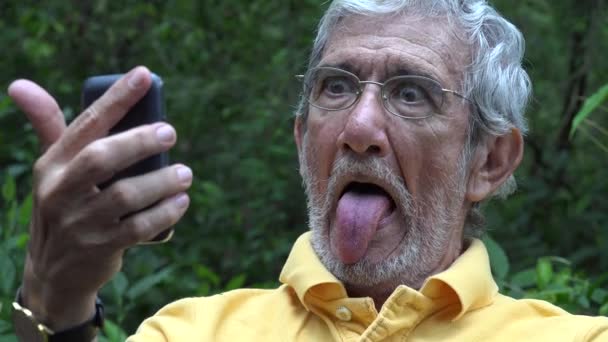 Elderly Old Man Taking Selfie — Stock Video