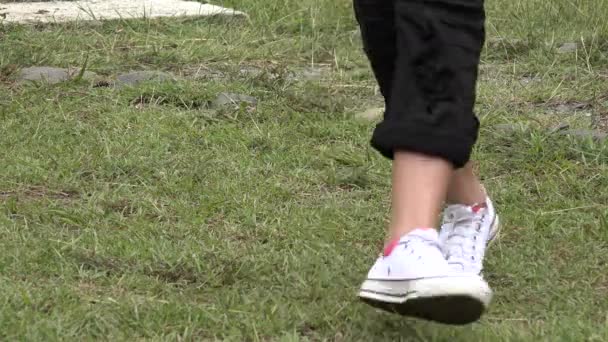 Дівчинка-підліток хіп-хоп Танці ногами — стокове відео