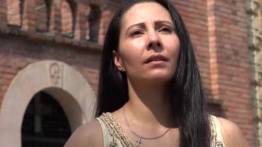 Christian kilisede dua Woman