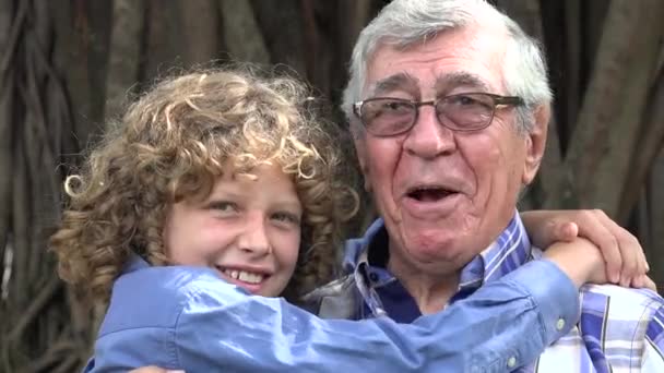 Grand-père et petit-fils — Video