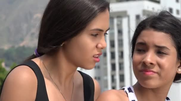 Garotas adolescentes surpresas e felizes — Vídeo de Stock