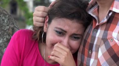 Adam ağlayan kadın? s omuz