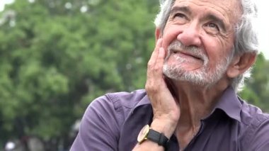 Mutlu ihtiyar Reminiscing