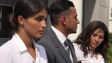 Dışarıda iş adamları