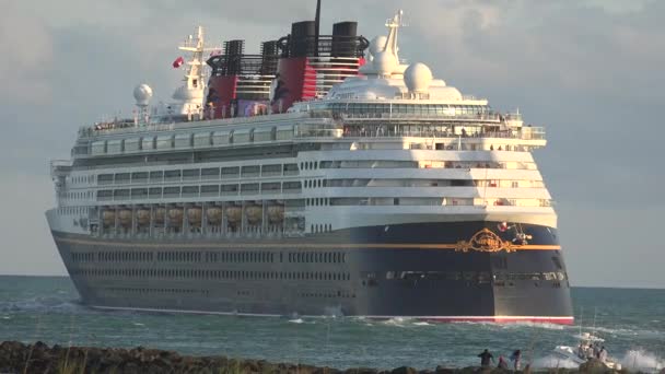 Crucero en el mar — Vídeo de stock