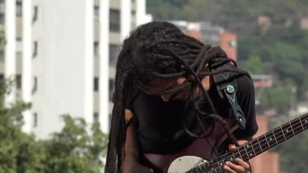 African Male Reggea Guitarist With Dreadlocks — Stock Video