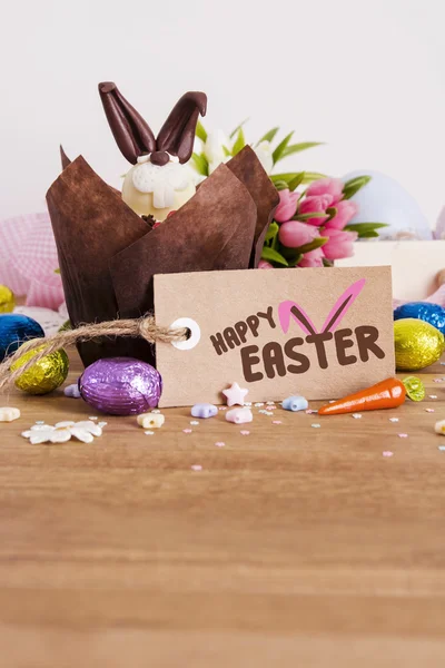 Mutlu Paskalya mektubu kağıt etiketi ile Paskalya kek