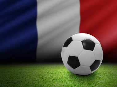 Futbol sahasında futbol topu