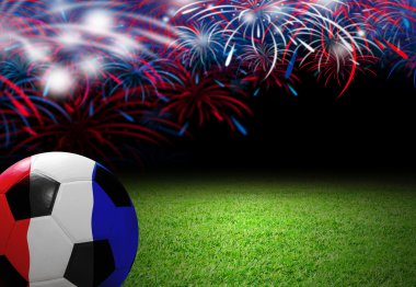 Futbol sahasında futbol topu